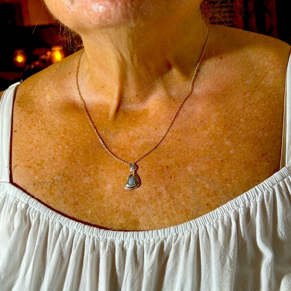 Elegant Gold Pendant Necklace new